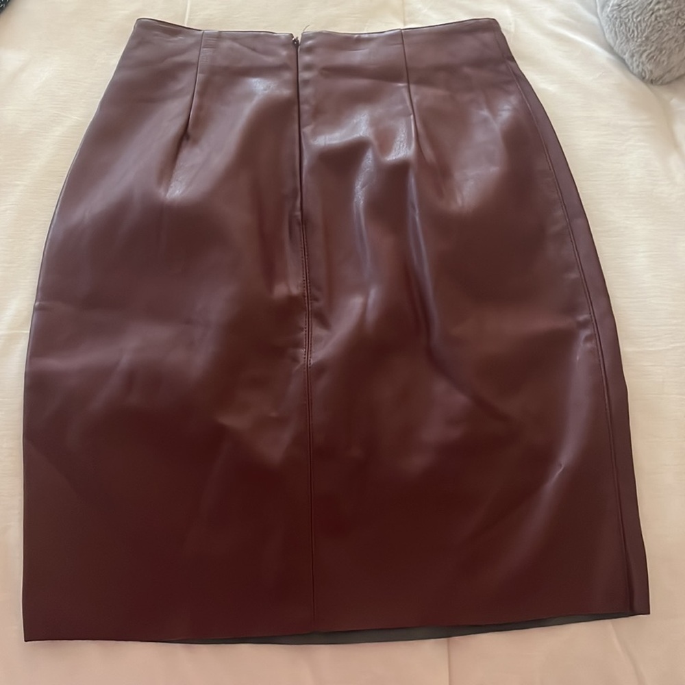 Leather skirt - Picture 2 of 2